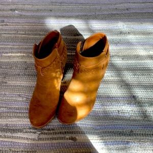 Tan heels boots